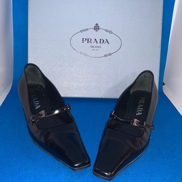 🔥PRADA Black  Leather adjustable Loafer Women’s shoes 35 - Picture 1 of 8